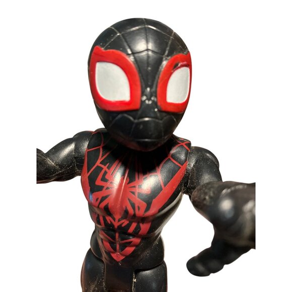 Hasbro Spider-Man Plastic Action Figure and Motorcycle Hasbro SA 2018 - Picture 7 of 9